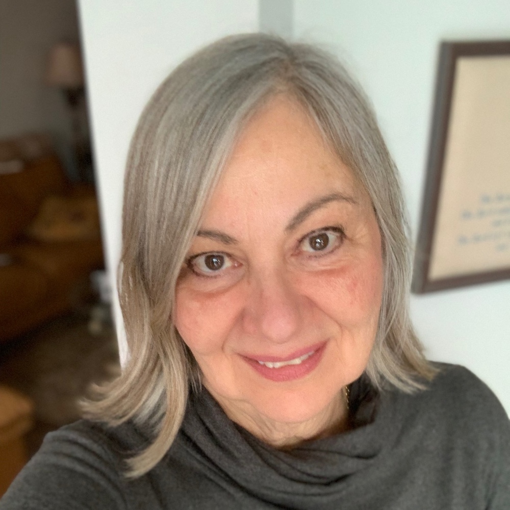 Meet your Posher, Julia